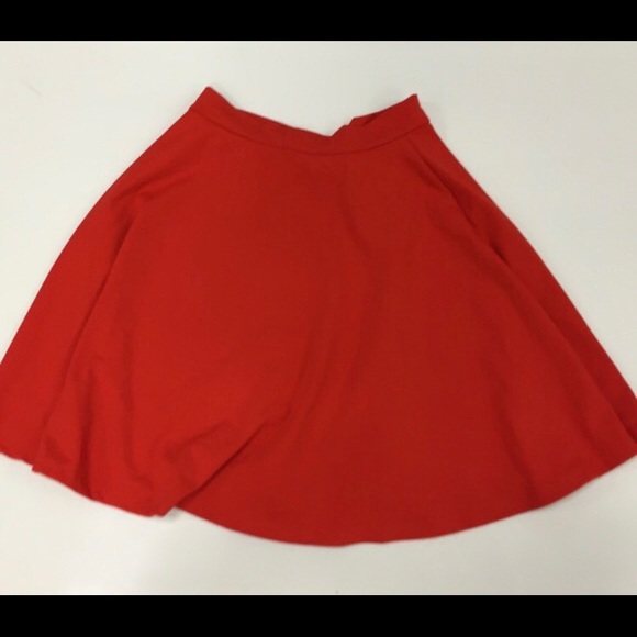 Bebe red for and flare skirt - Picture 2 of 2